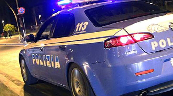 polizia-nottepoliziotti-2.jpg