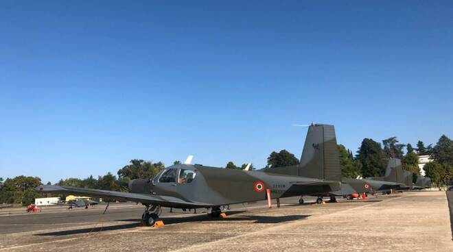 Gli studenti di Lucca prendono il volo con l aeronautica