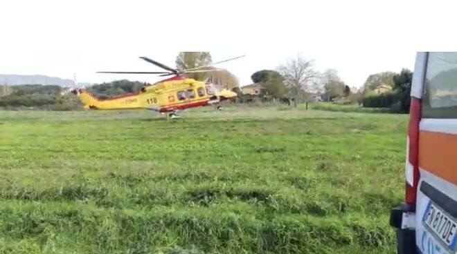 bambina cade da un albero a Sant'Alessio