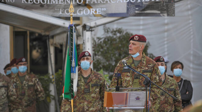 Cambio al vertice dei paracadutisti di Siena: arriva il colonnello Veggetti