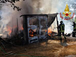 incendio auto e rimessa agricola a montevarchi 