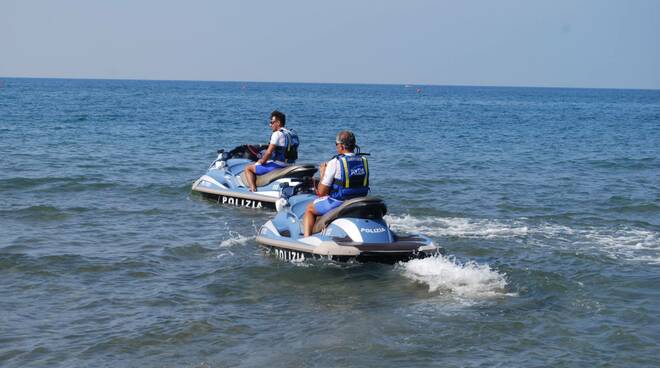 Moto d'acqua polizia foto di Letizia Tassinari 