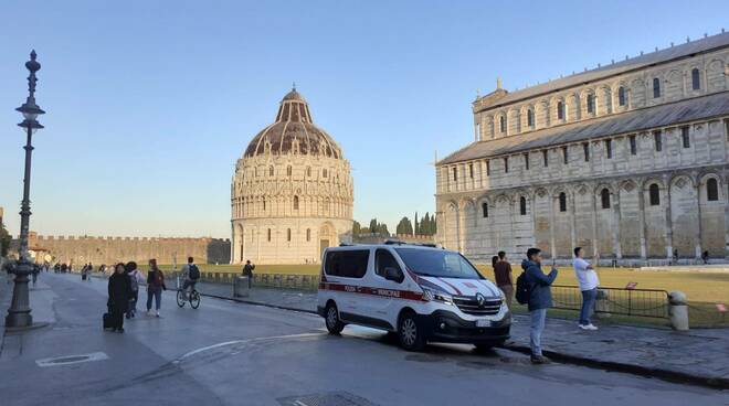 Polizia Muncipale Pisa Piazza dei Miracoli foto di Letizia Tassinari