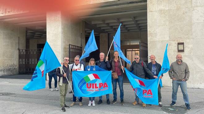 sit in protesta sommozzatori livorno 