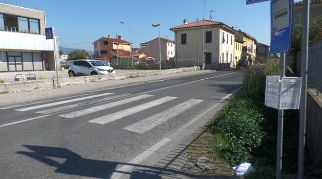 Via Romana senza marciapiede