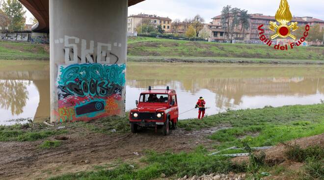 vigili del fuoco arno drago sommozzatori