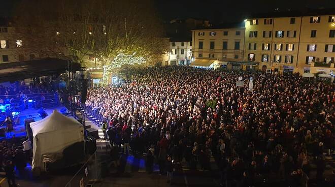 Capodanno in piazza a Lucca con Luisa Corna