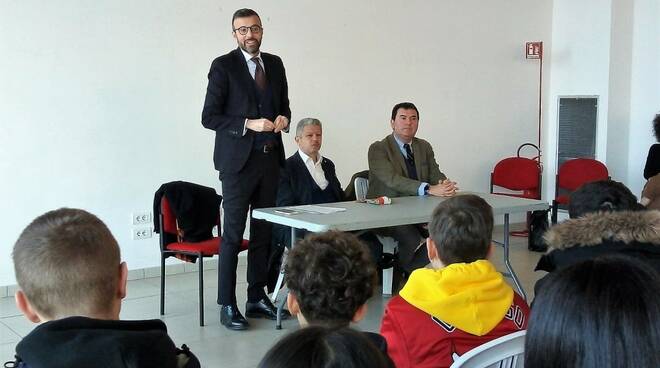 Antonio Mazzeo incontra le scuole a ponte a egola