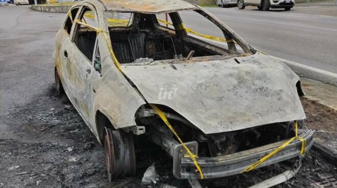 auto a fuoco, fucecchio, cerbaie