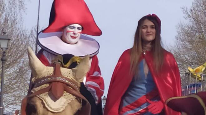 Il Carnevale di Viareggio è sbarcato sulle Mura di Lucca