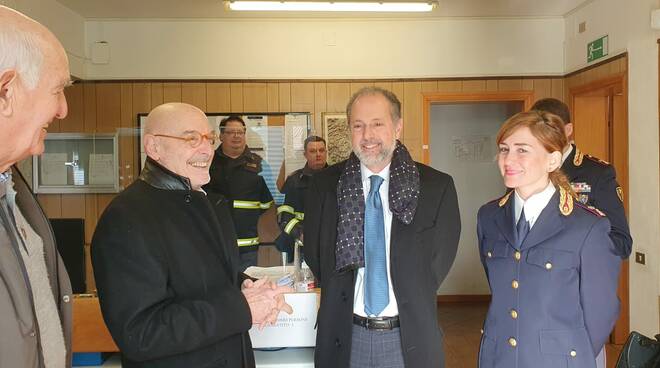 inaugurazione nuovo sportello passaporti bagni di lucca 