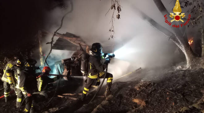 incendio attrezzi agricoli sovicille