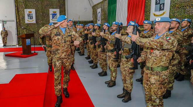 Missione in Libano: la Folgore subentra al Reggimento Aosta