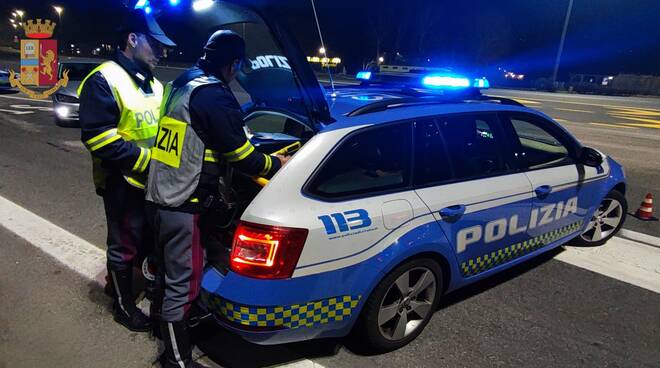 polizia stradale casello viareggio