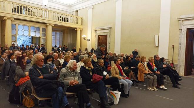 presentazione libro Luciano Luciani sala Tobino Palazzo Ducale