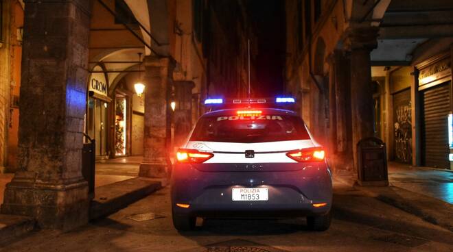 polizia pisa notte