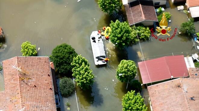 vigili del fuoco alluvione emilia romagna