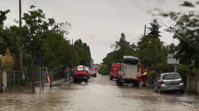 incidente lastra di marmo pietrasanta