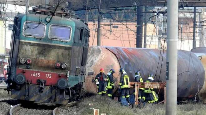 strage di viareggio treno deragliato