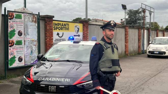 carabinieri inseguimento ladre