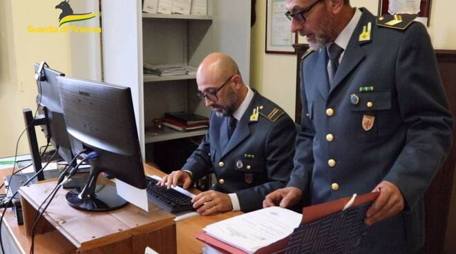 guardia di finanza lucca