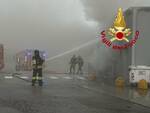 vigili del fuoco azienda montelupo carrello elevatore in fiamme