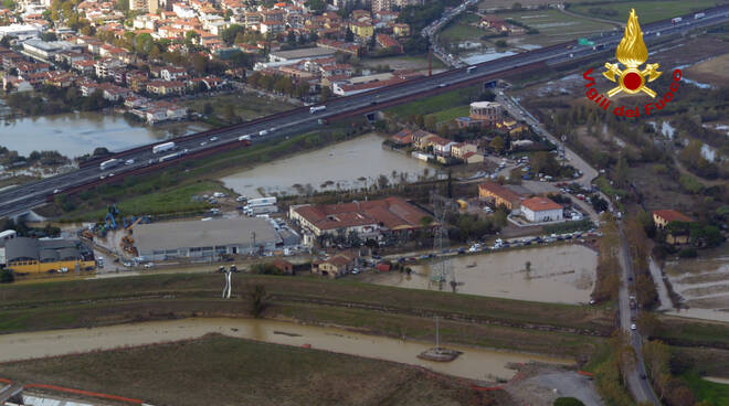 vigili del fuoco elicottero alluvione