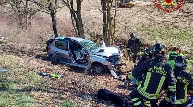 pegaso vvf auto fuori strada