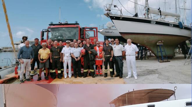 Capitaneria di Porto esercitazione antincendio
