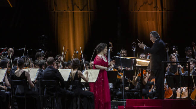 Puccini, il concerto con Muti incanta Lucca e il mondo