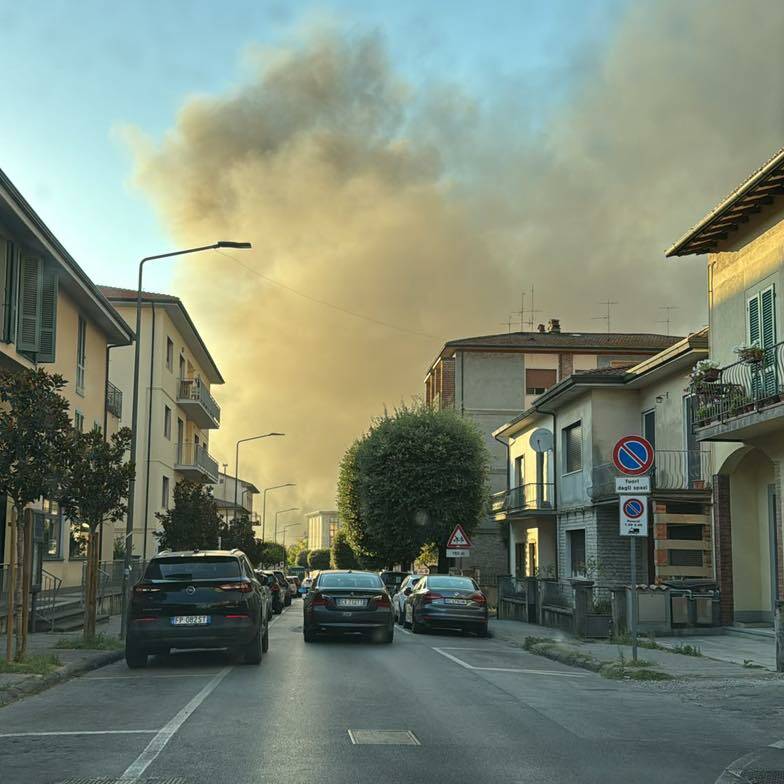 incendio oleificio stefanini Altopascio