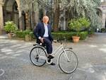 luca menesini in bicicletta