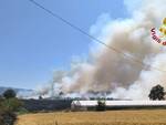 A fuoco 4 ettari di vegetazione: le fiamme vicine alle abitazioni