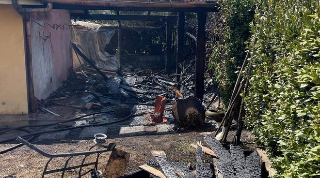 incendio garage Sant'Alessio