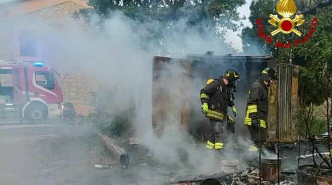 incendio Castellina Marittina cantiere edile