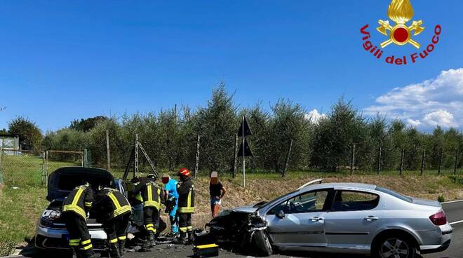 incidente, frontale, Val di Cava, via delle colline per legoli, vigili del fuoco