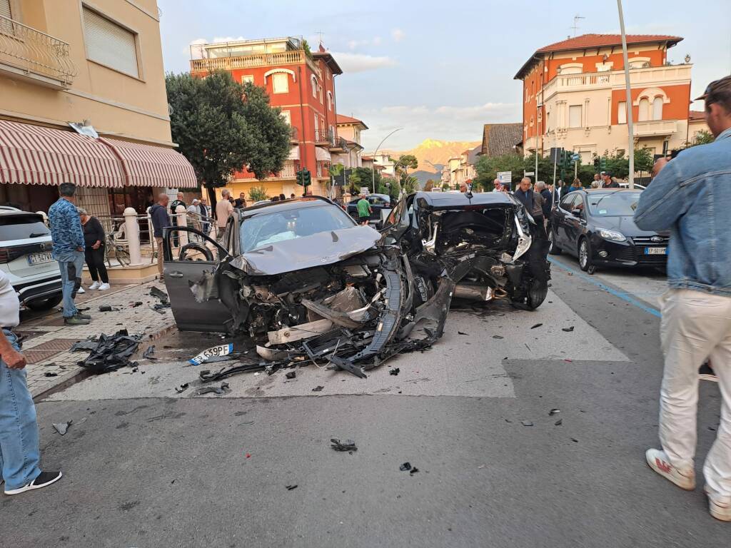 via Italica Camaiore incidente mortale