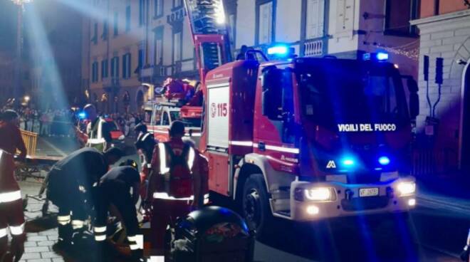 vigili del fuoco lungarno pisa